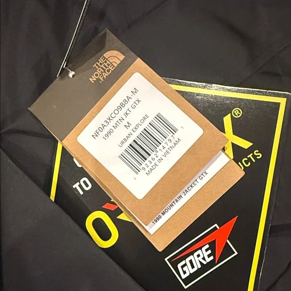 The North Face Men's Black 1990 mountain GTX GORE-TEX Jacket - Picture 6 of 6